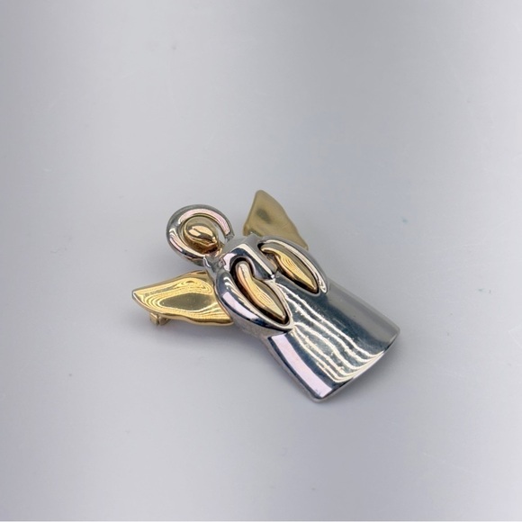 Vintage Liz Claiborne Angel Pin - Picture 3 of 5